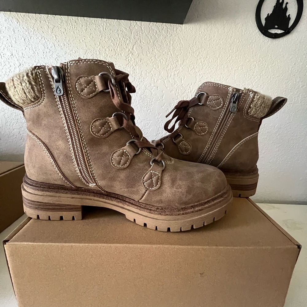 Sporto Brown Ankle Boots - Picture 4 of 6